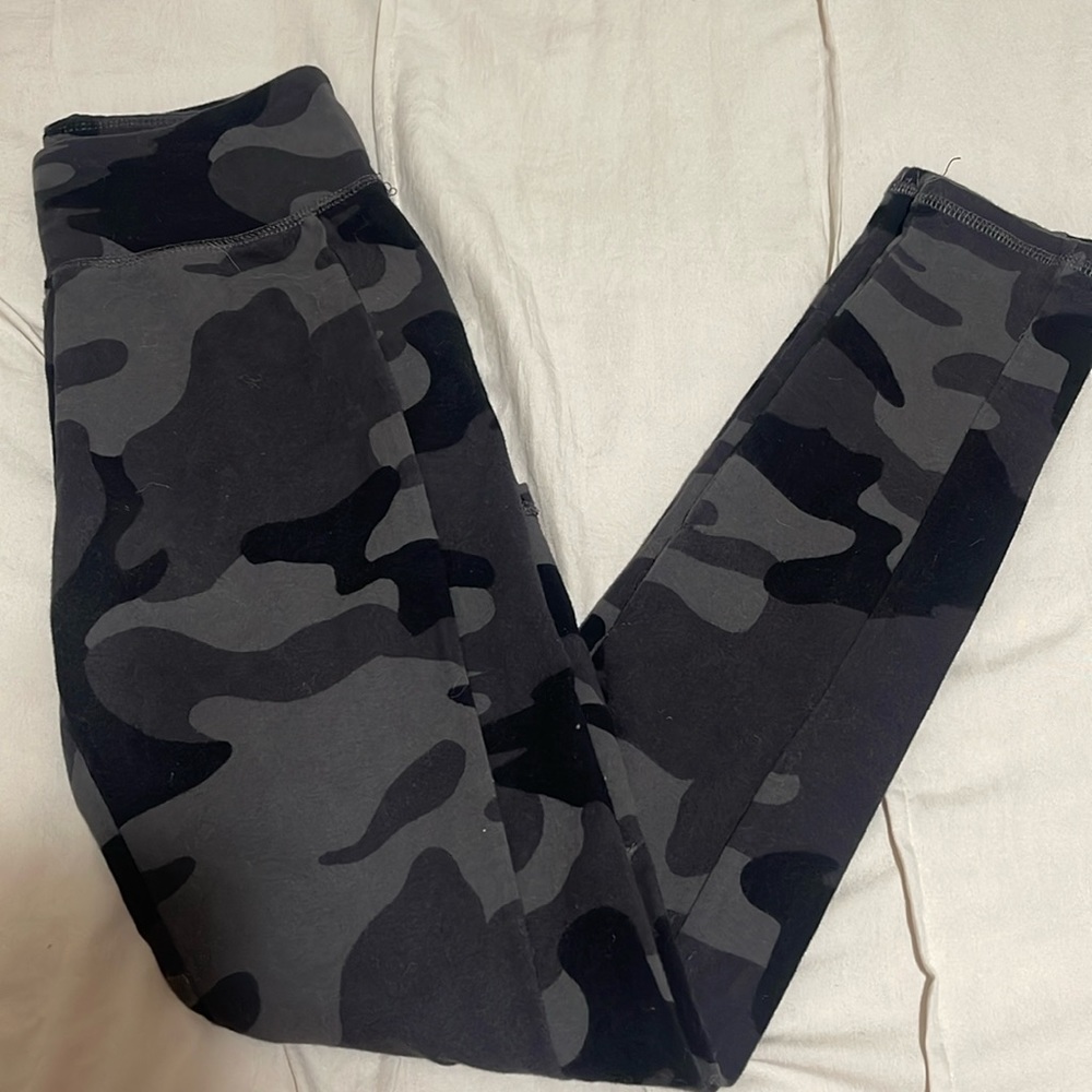 Hollister camo leggings
